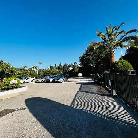 Bel Appartement Studio 1 Piece Proche Plage 300M Quartier Californie *